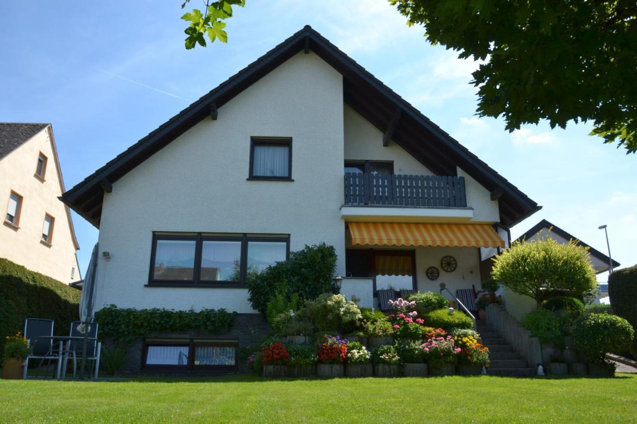 Ferienwohnung Heinen Андернах Экстерьер фото